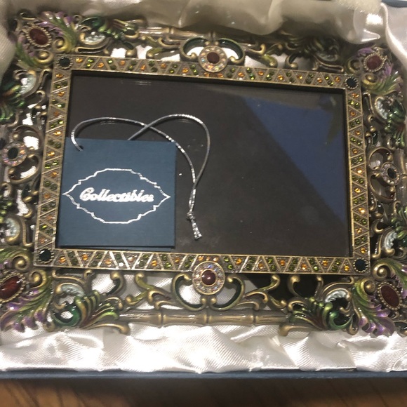 L36: beautiful Collectibles embellished metal photo frame ! Fits 3.5 x … - Picture 4 of 14